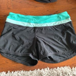 BLACK LULULEMON SHORTS